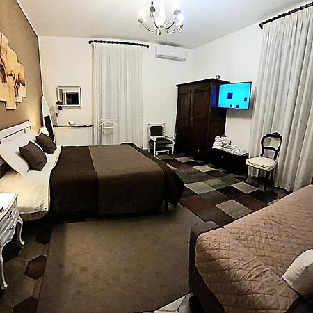 רומא Casa Ferrari Testaccio E Trastevere Wi-Fi Free מראה חיצוני תמונה